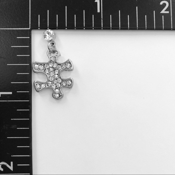 🌼 Puzzle Piece Rhinestone Drop Earrings - Picture 2 of 3